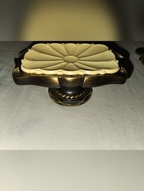 Vintage 1970s Amerock Carriage House Antique Style Brass Pedestal Soap Dish